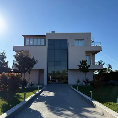 31 Ad Villa