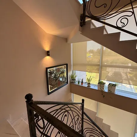 31 Ad Villa Hamallaj