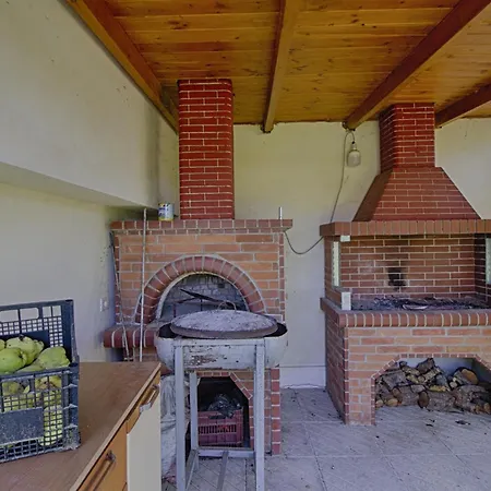 31 Ad Villa *